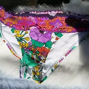 ❗3/$18❗🍁 Floral Candie's bikini bottom